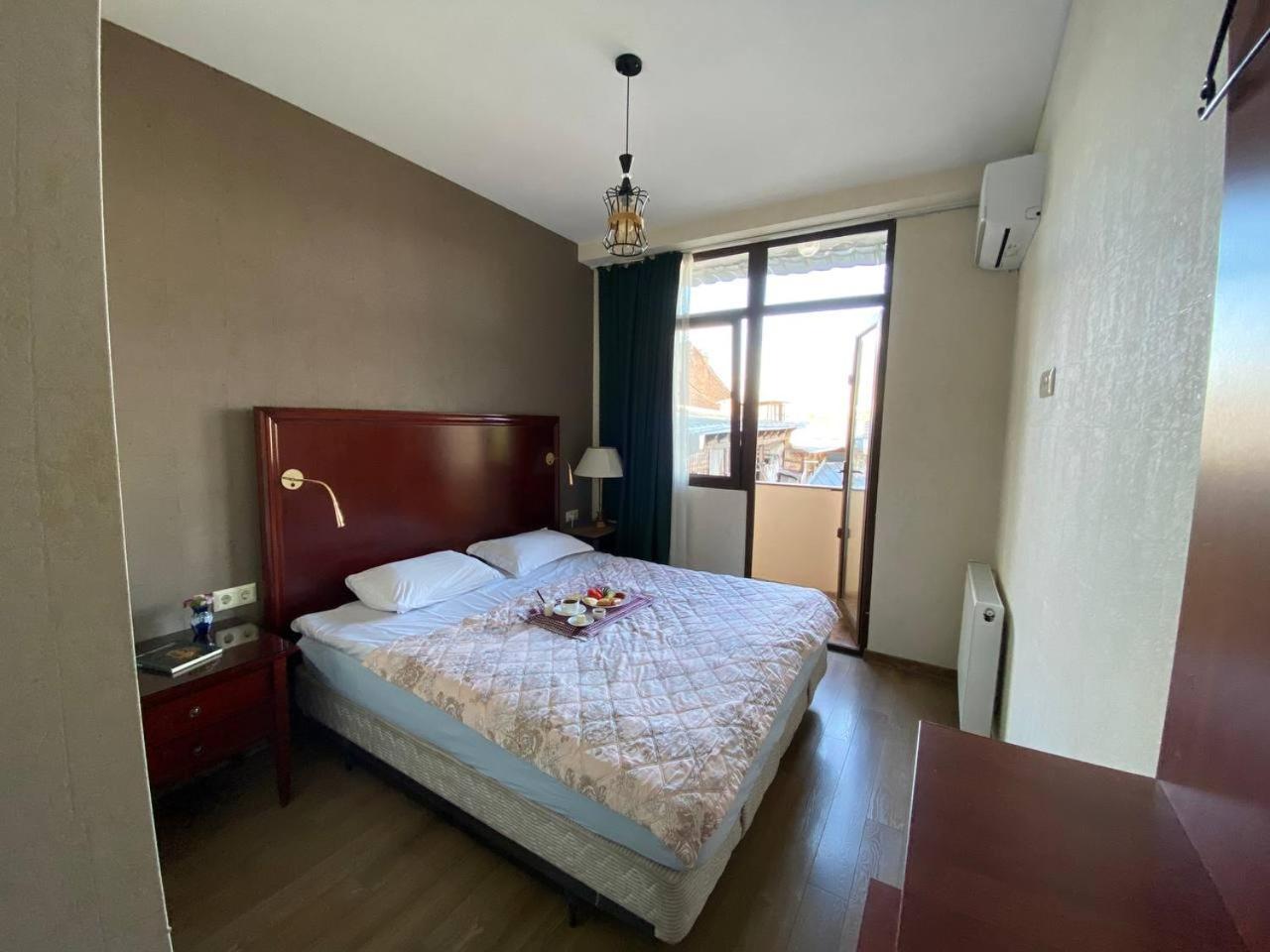 Hotel "Tbilisi Tales" In The Heart Of The Old City ภายนอก รูปภาพ