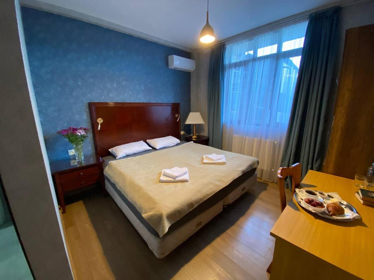 Hotel "Tbilisi Tales" In The Heart Of The Old City ภายนอก รูปภาพ