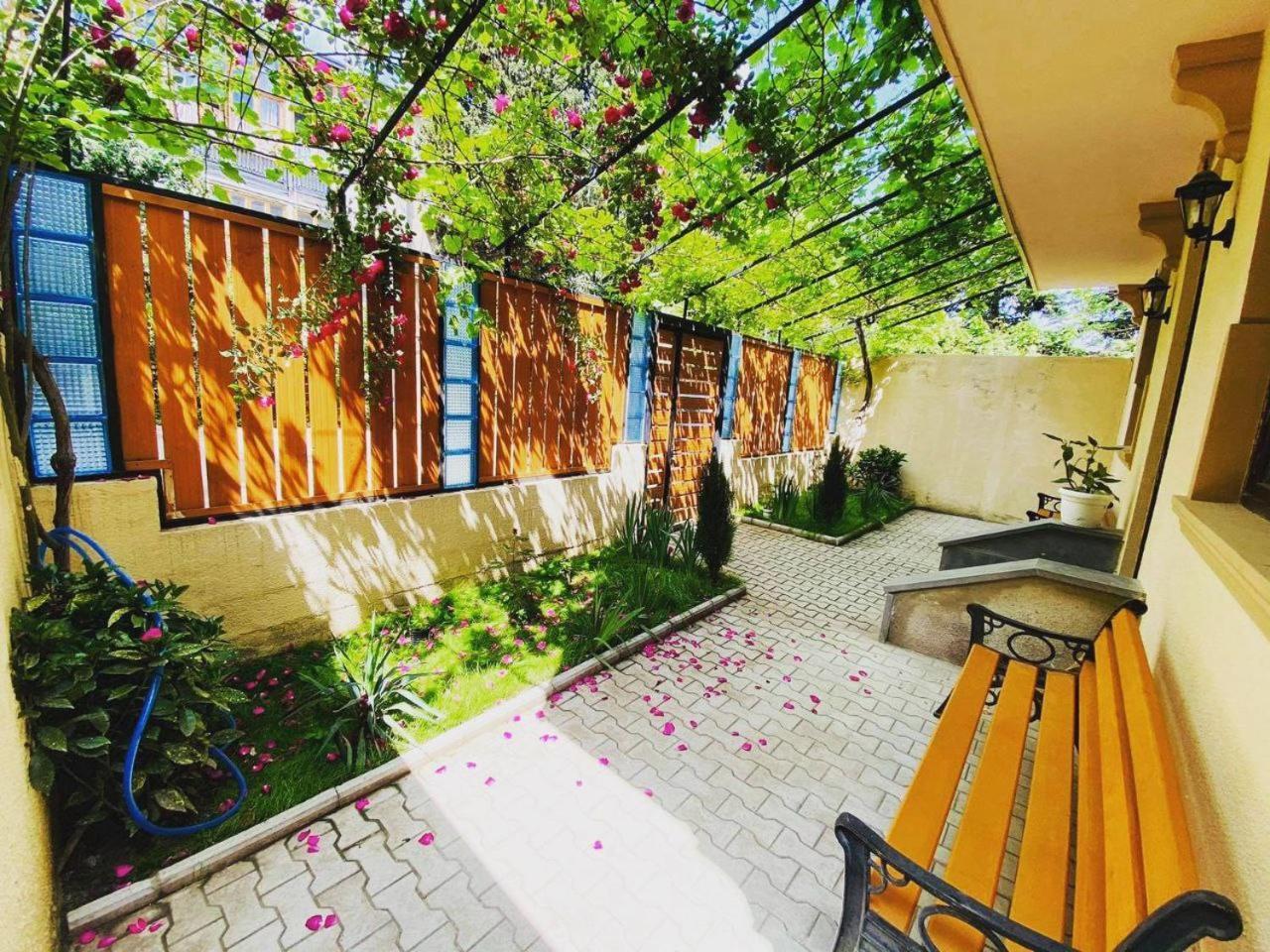 Hotel "Tbilisi Tales" In The Heart Of The Old City ภายนอก รูปภาพ